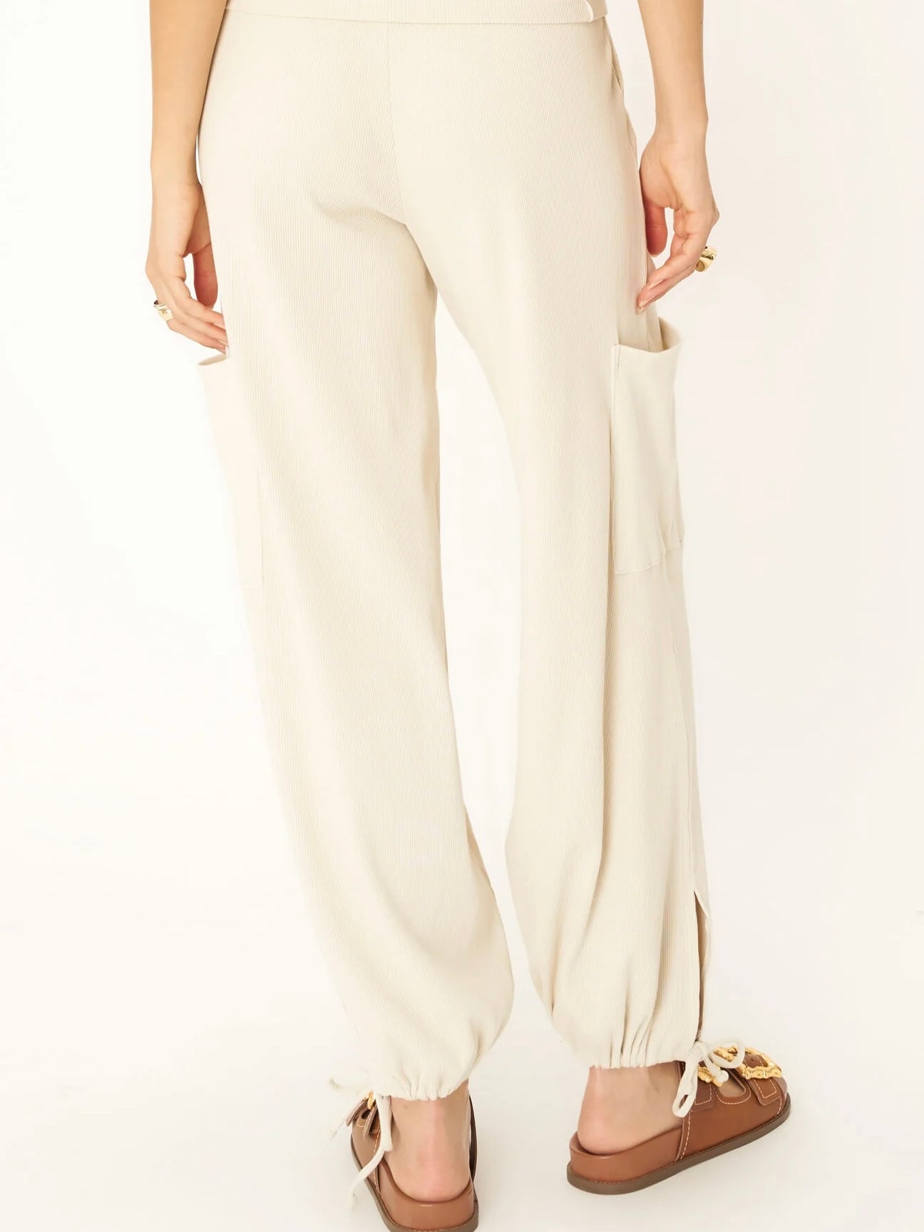 Oatmilk Ribbed Parachute Pant